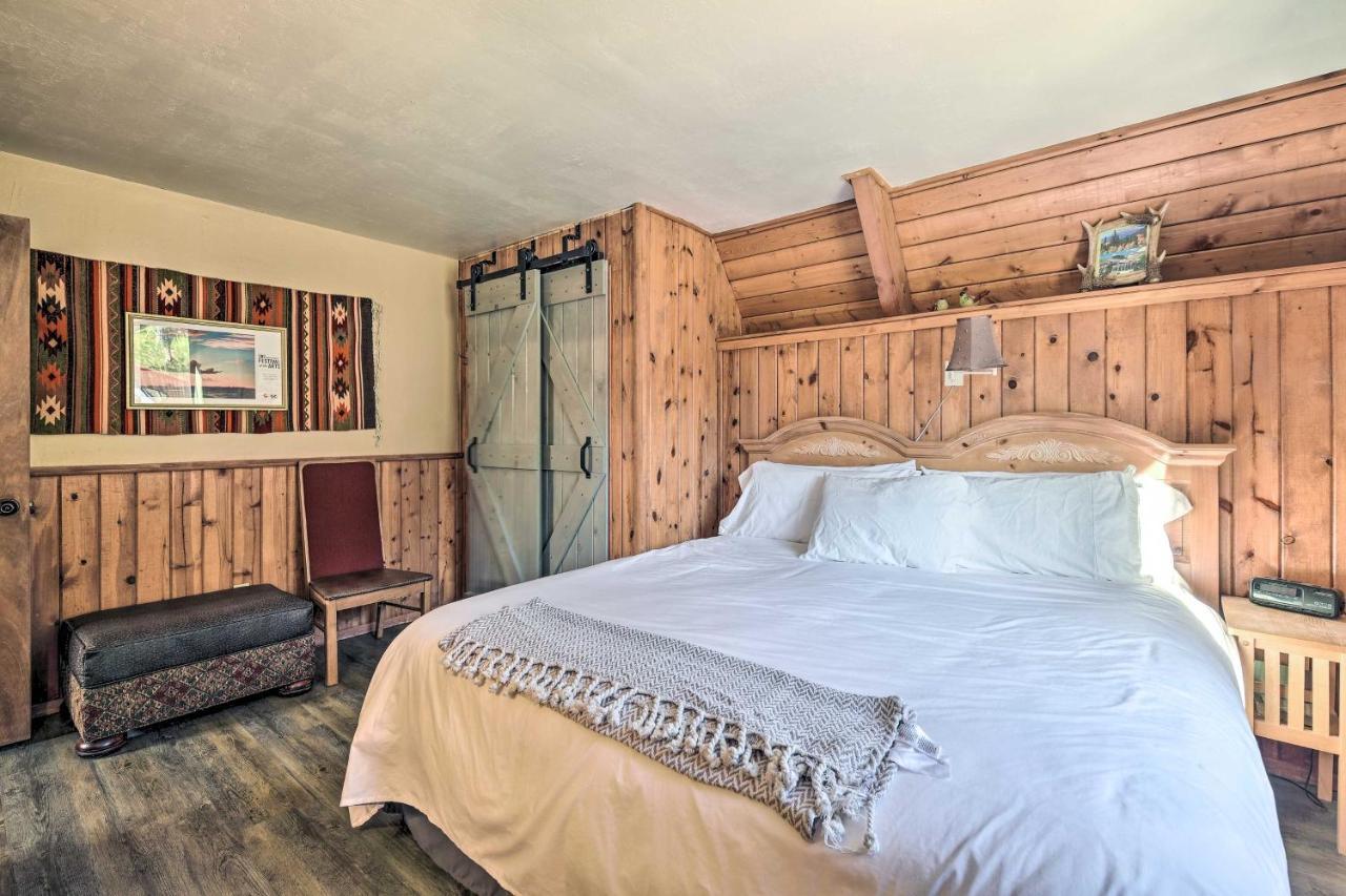 Ski-Inandski-Out Red River Cabin With Mtn Views! Eksteriør bilde