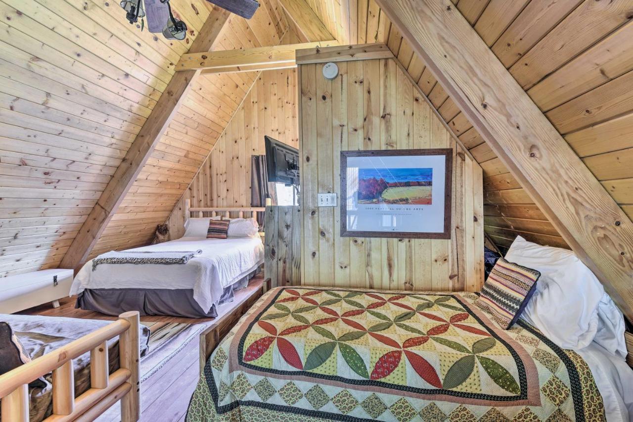 Ski-Inandski-Out Red River Cabin With Mtn Views! Eksteriør bilde